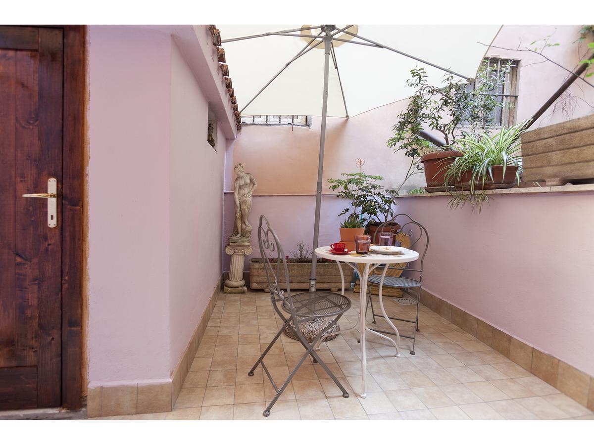 Ivy Apartment *