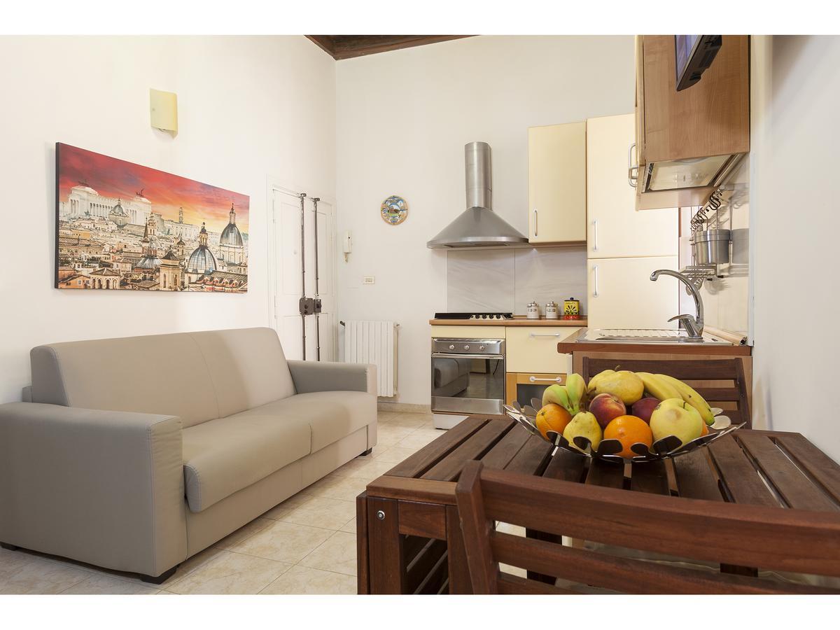 Ivy Apartment *